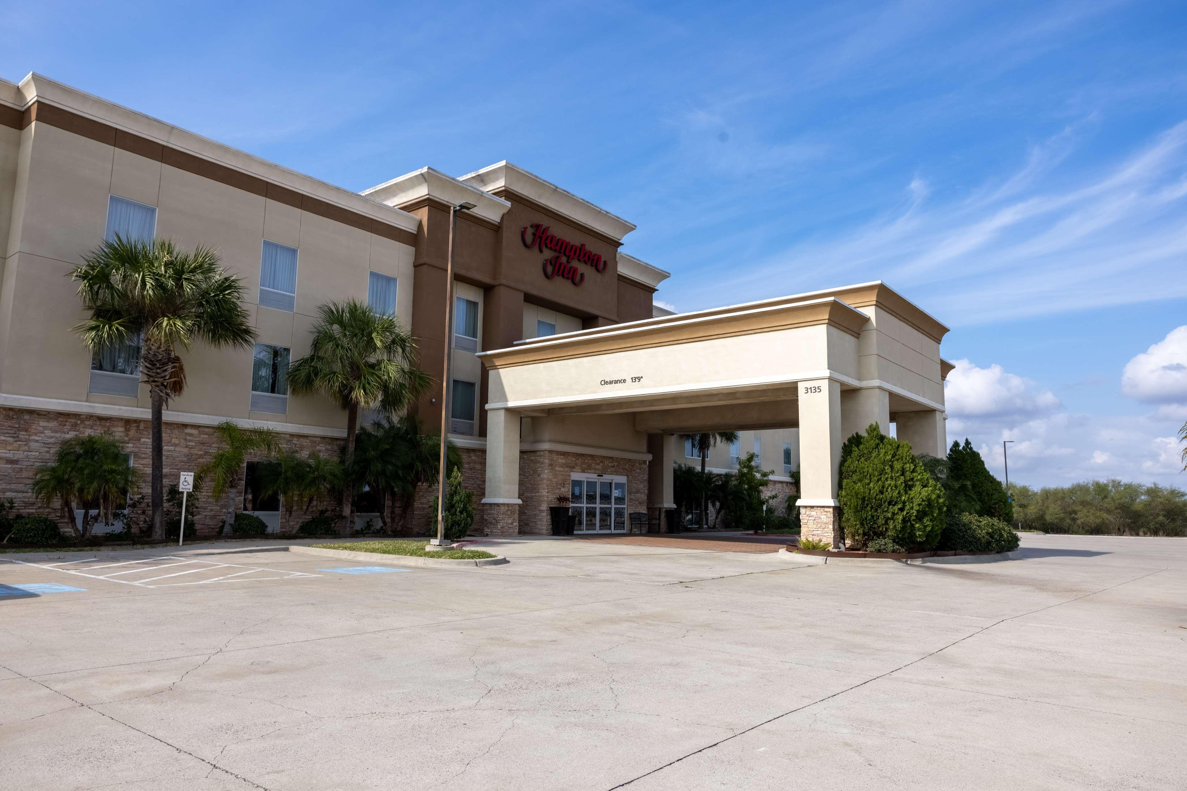 Hampton Inn Alice Exterior photo